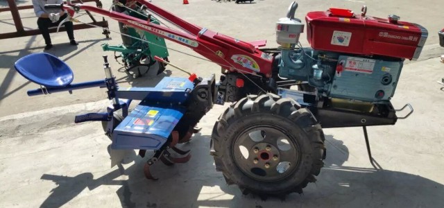 農(nóng)業(yè)機(jī)械配套動(dòng)力型手扶拖拉機(jī) 做工精密耐用可靠