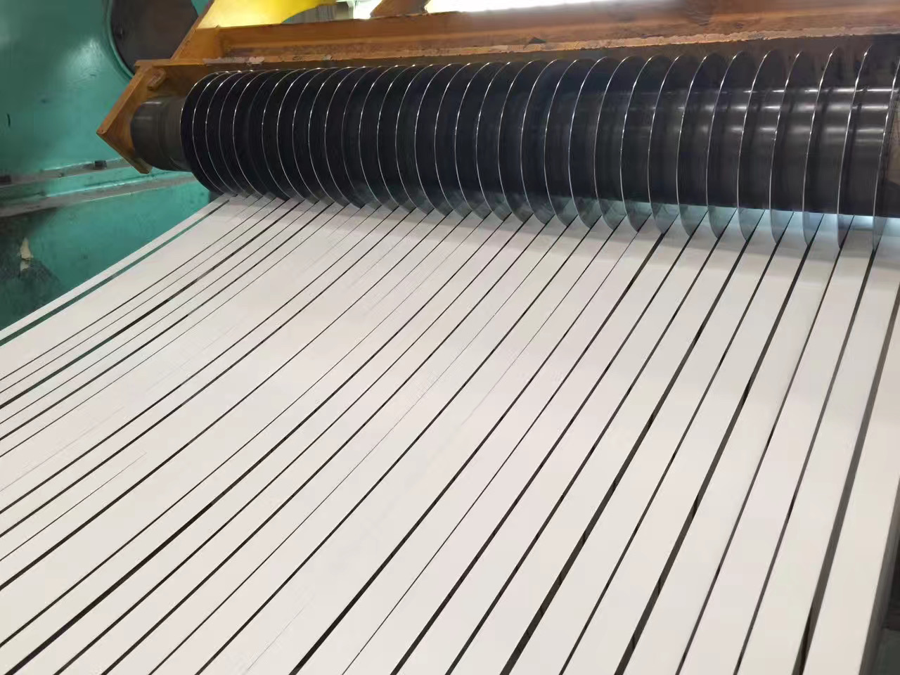 張家港市眾銘金屬材料有限公司冷軋精密分條開(kāi)平